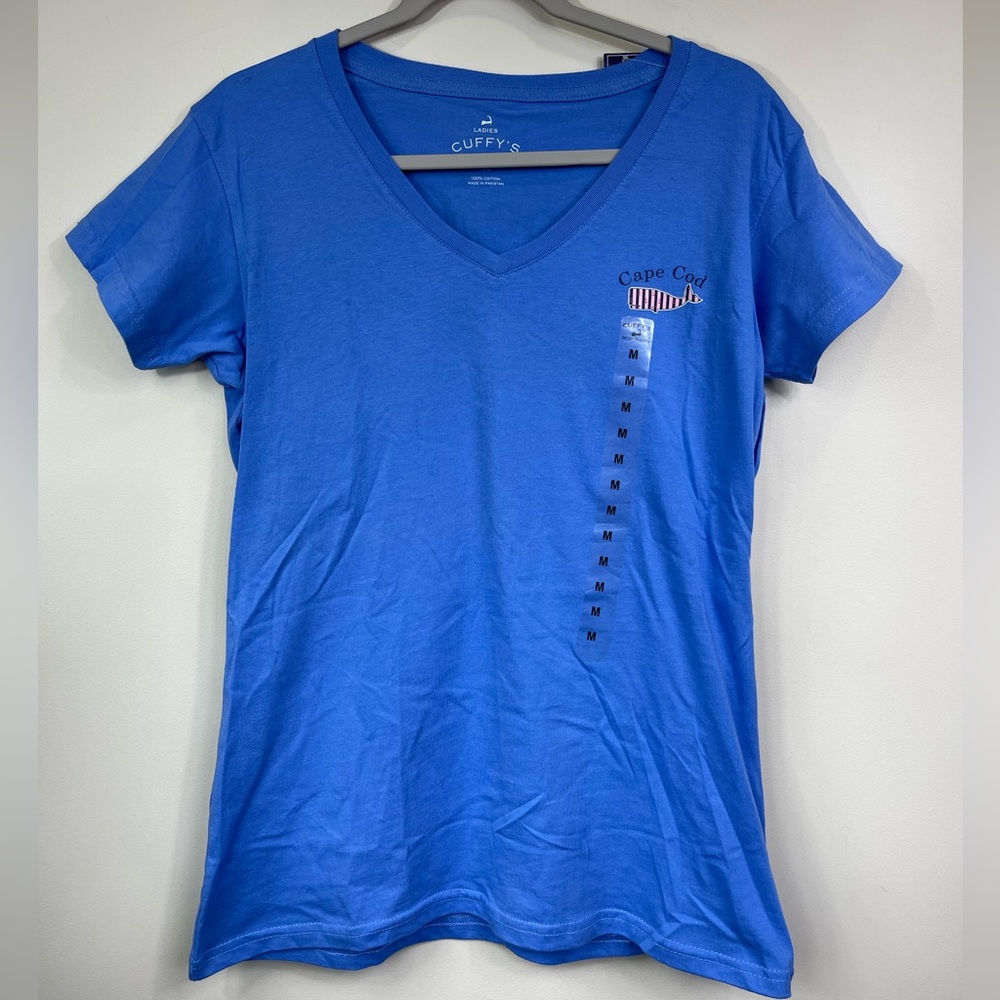 NWT 🐳 CUFFY’s Cape Cod Massachusetts Women’s Blue Pink Whale V-Neck Shirt - M - Picture 2 of 5
